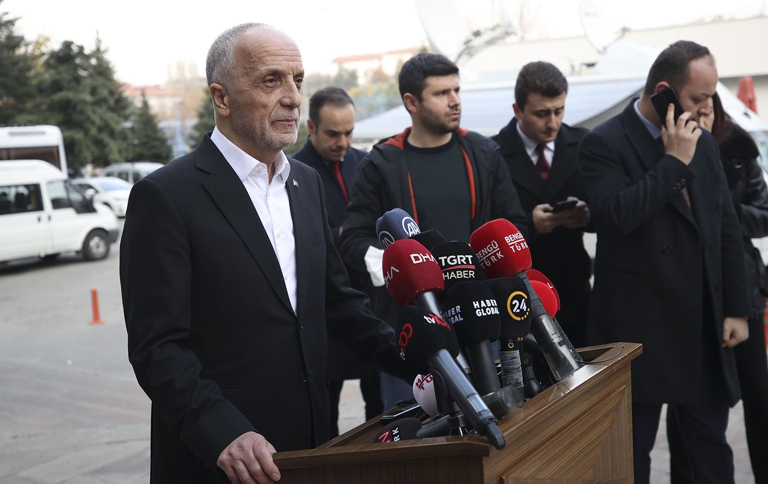 Türk-İş talep edeceği asgari ücreti açıkladı