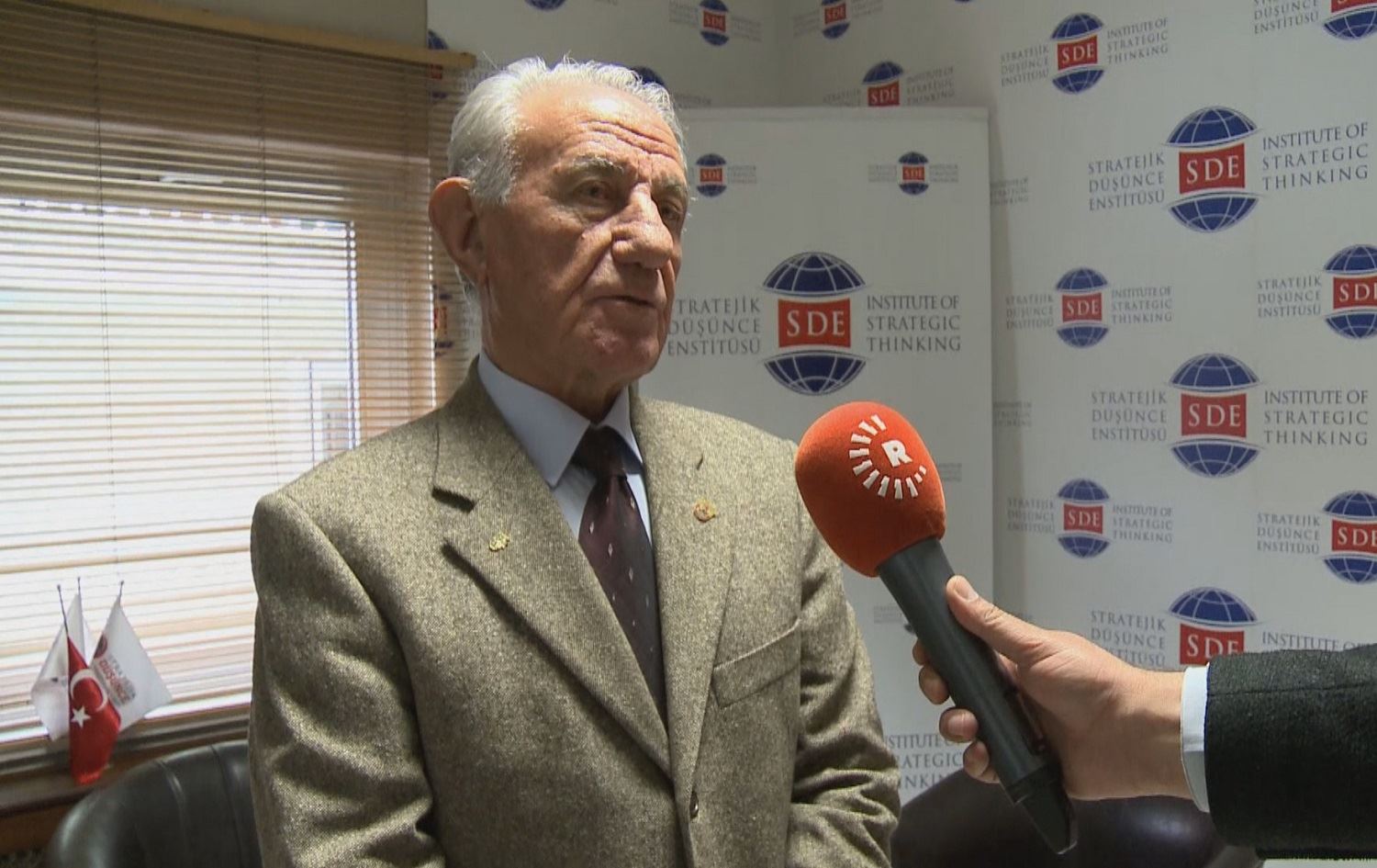 Efserekî xanenişîn ê Tirkiyê: Ti rê nemînin Tirkiyê dê operasyoneke bejayî encam bide