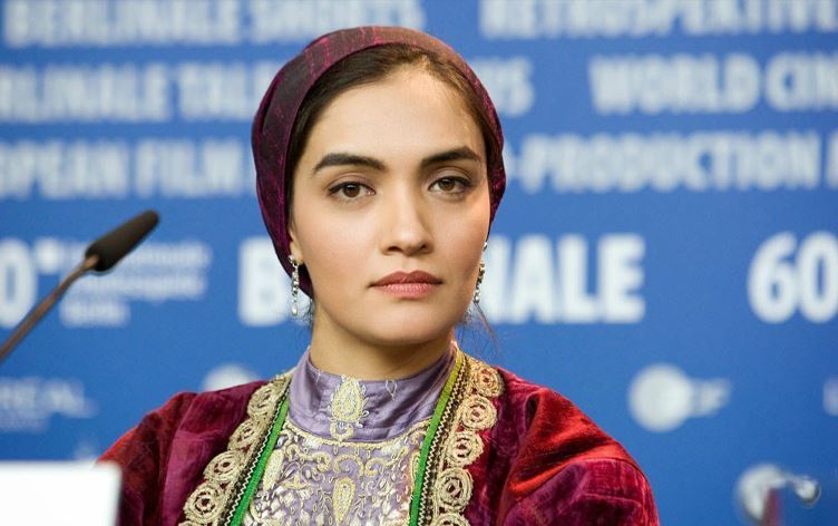 İranlı ünlü oyuncu Mitra Hecar tutuklandı