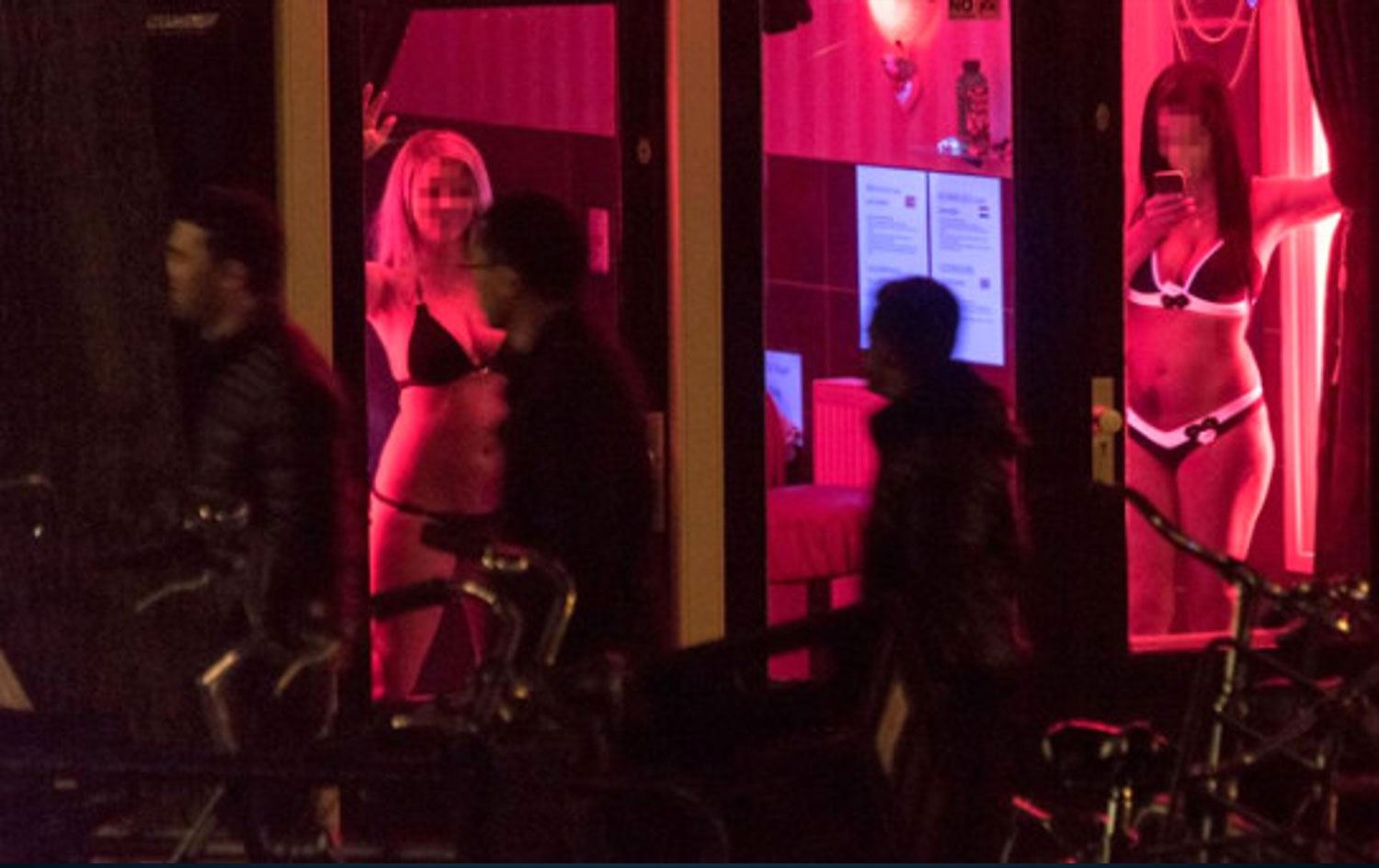 Amsterdam, kente seks ve uyuşturucu için gelen turistleri engelliyor