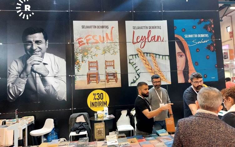 Tenê sê weşanxaneyên Kurdî beşdarî 39emîn Pêşangeha Pirtûkan a Stenbolê bûne