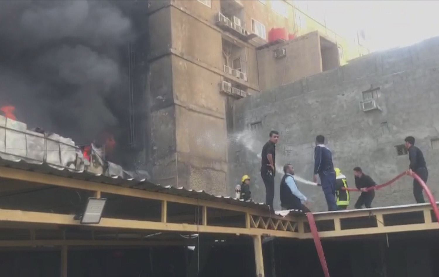 ئاگر لە کۆگەیەک و سێ هۆتێلى کەربەلا کەوتەوە و دوو کەس گیانیان لەدەستدا