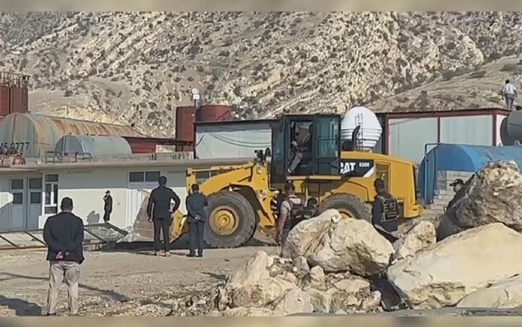 Duhok’ta 34 kaçak petrol arıtma tesisi yıkıldı