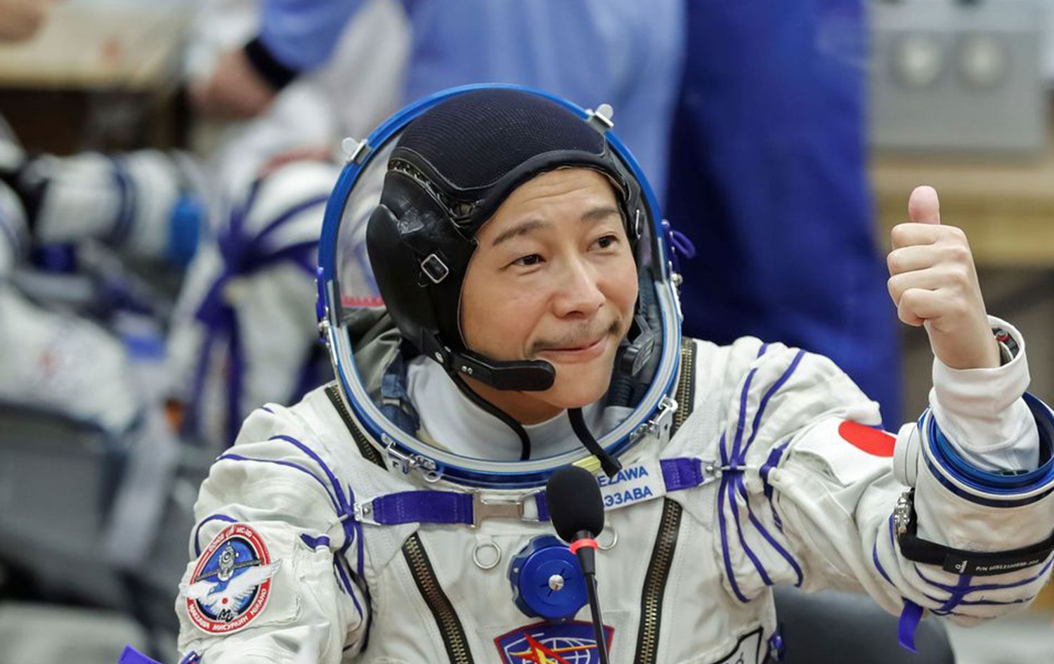 Japon milyarder, 2023'teki Ay seyahatinin yolcularını duyurdu