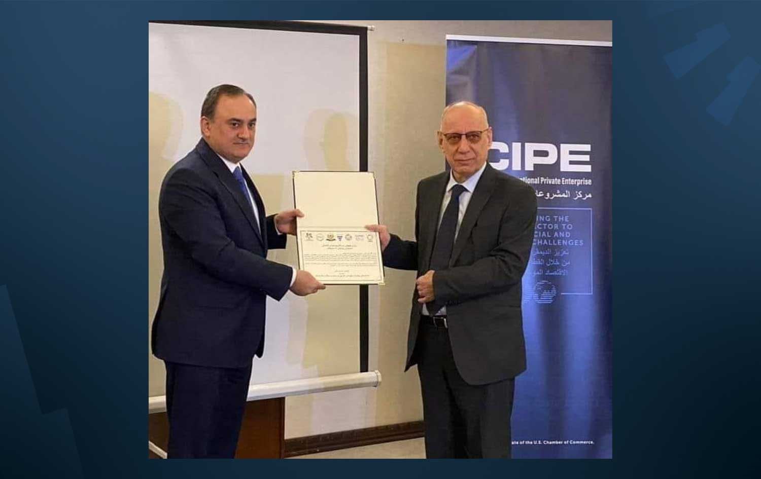 عەدنان موفتی دوای وەرگرتنی خەڵاتی دەستپاک: گەندەڵی متمانە بە دەسەڵات و حکومەت کەمدەکاتەوە