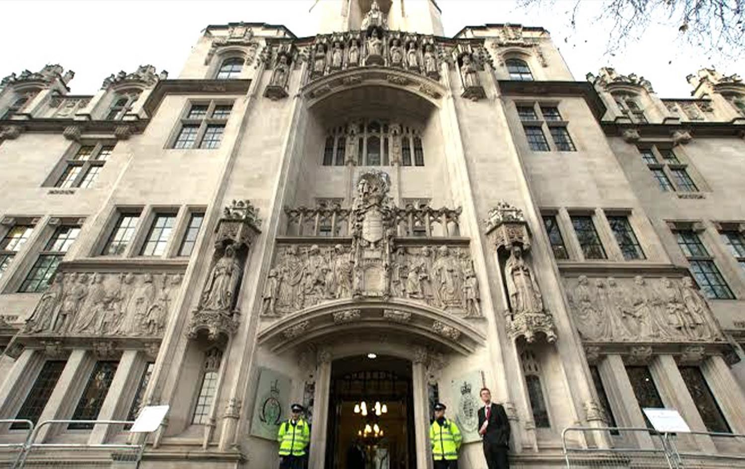 بەریتانیا سەرۆکی تۆڕێکی قاچاخچییانی کورد بە 8 ساڵ زیندانیکردن سزادەدات