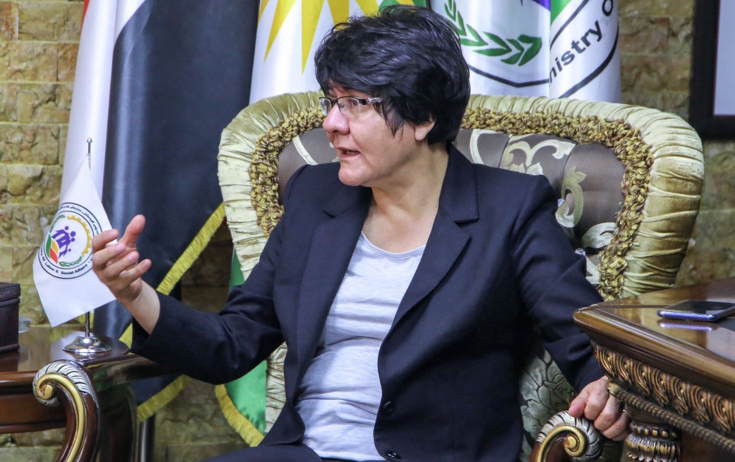 وەزیری کار و کاروباری کۆمەڵایەتی: ئافرەت لە شێڵتەرەکاندا هەیە لەسەر نامەیەک هەڕەشەی کوشتنی لەسەرە