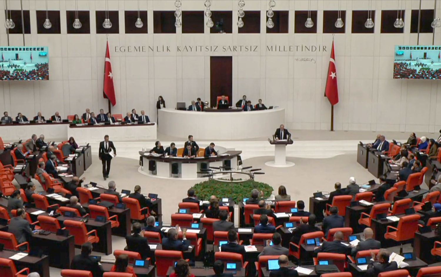 پەرلەمانتارانی هەدەپە داوای پەروەردە بە زمانی دایک لە تورکیا دەکەن