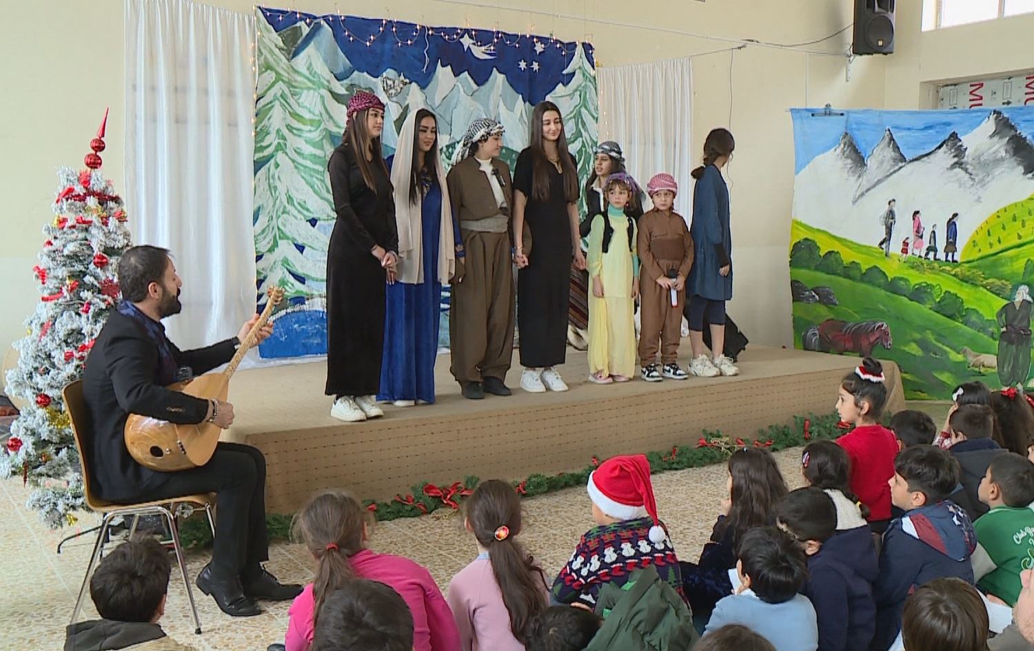 Li Dibistana Almanî li Hewlêrê ahenga Krismasê birêve çû