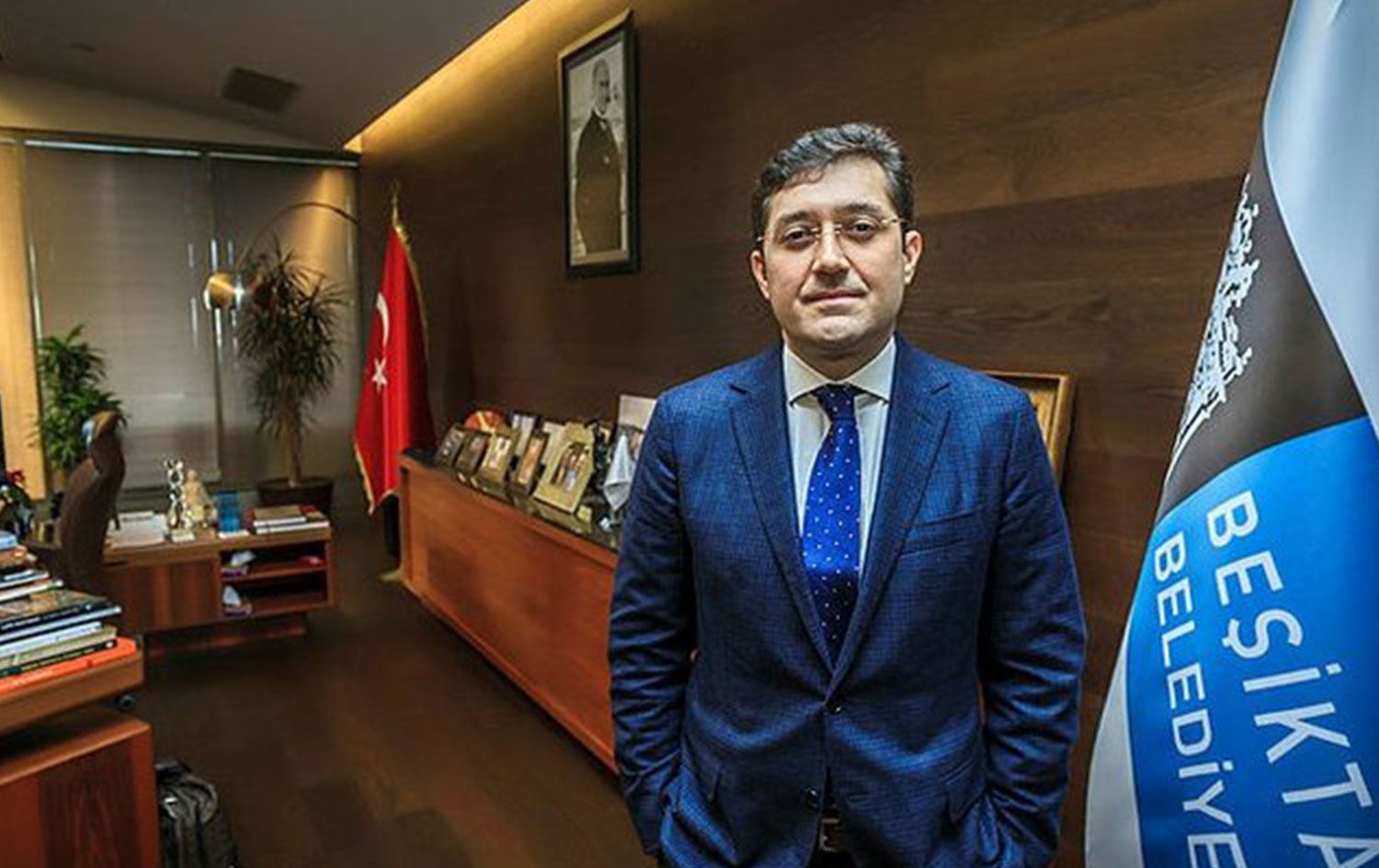 RÜŞVET SORUŞTURMASI - Eski belediye başkanı gözaltına alındı