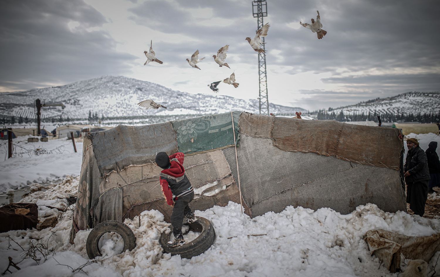 چوار مەتر بەفر لە جۆلەمێرگ باکووری کوردستان باریوە