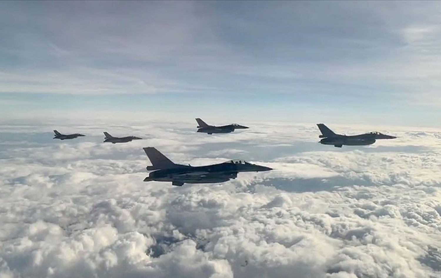 Ege'de gerilim tırmandı! Türk ve Yunan jetleri karşı karşıya geldi