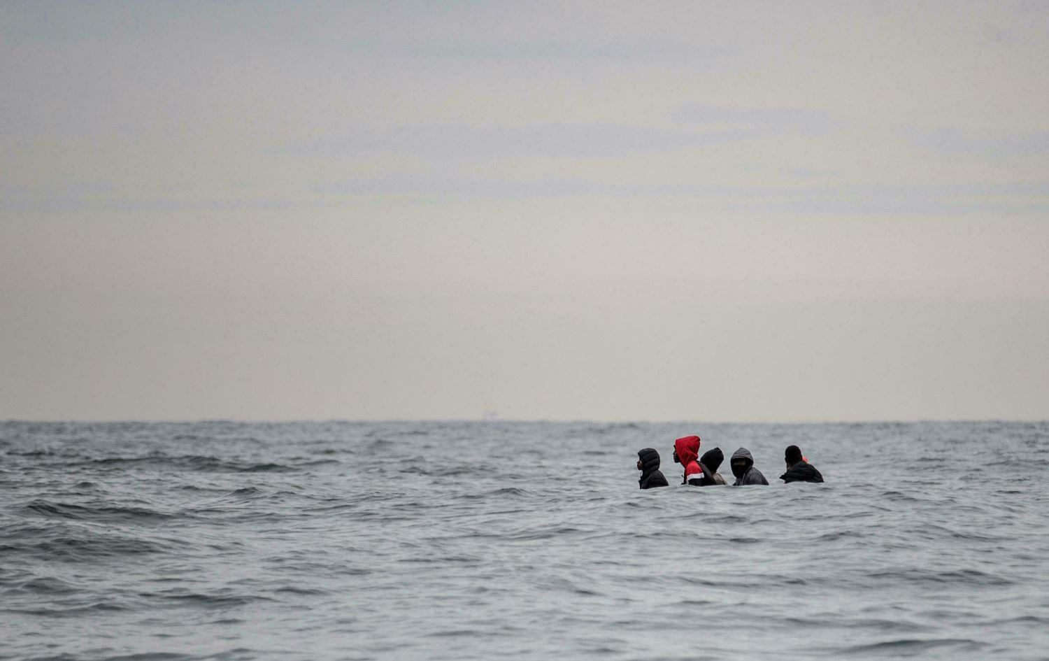 Hêzên Fransî 166 koçberan ji kanala Îngilîz rizgar kirin