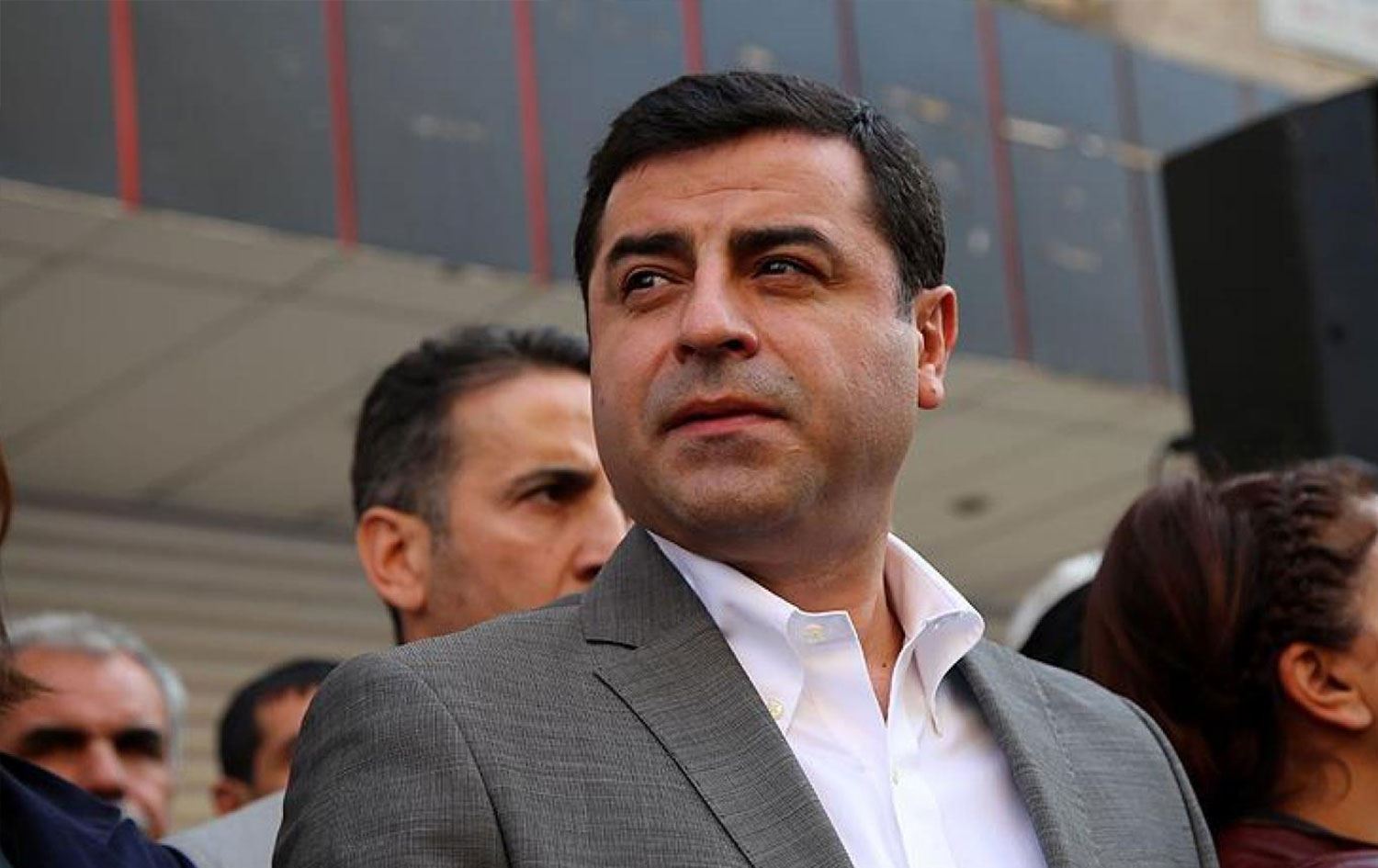 Demirtaş'tan Encü tepkisi: Siz daha tokat görmemişsiniz