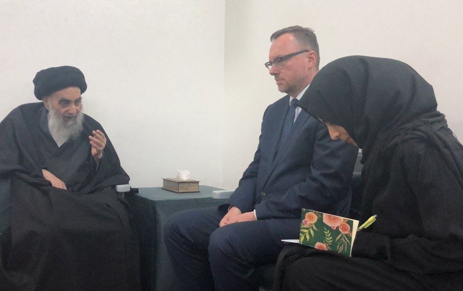 Sistani meets UNITAD head, urges need to free women from ISIS captivity