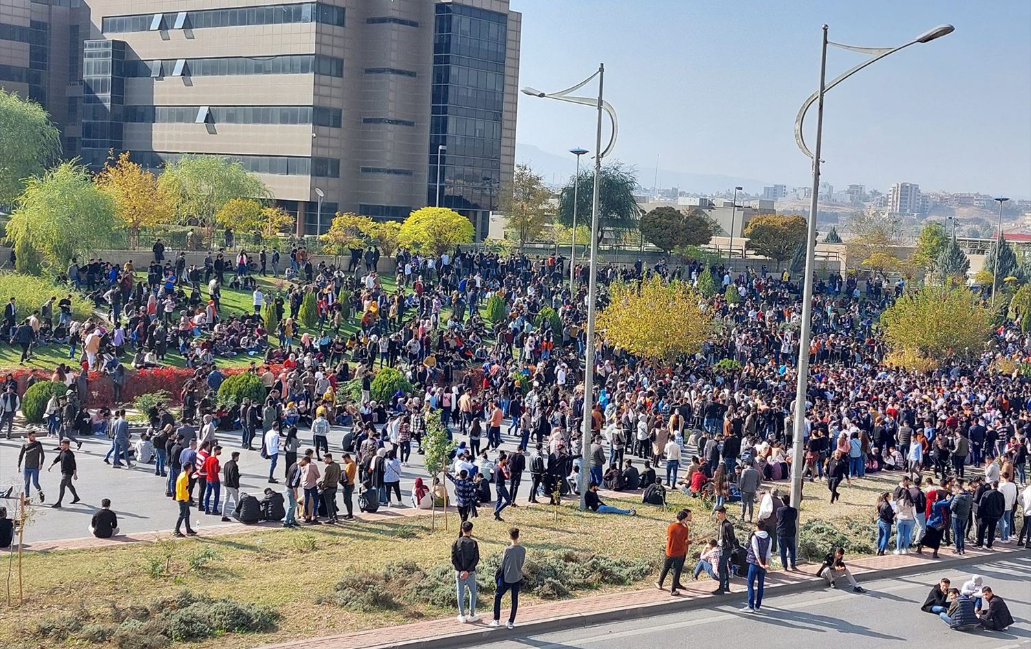 نوێنەری یەکەمەکانی زانکۆ و پەیمانگەکان: 29 جار خۆپێشاندانمان کردووە و کەس گوێمان لێناگرێت