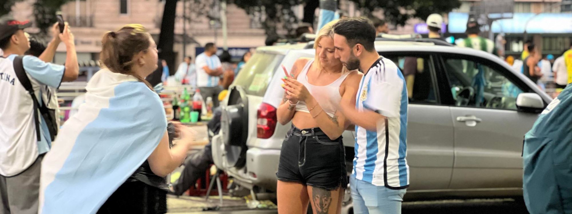 WÊNE - Arjantînî pîrozbahiyên Kûpaya Cîhanî û Noelê bi hev re dikin