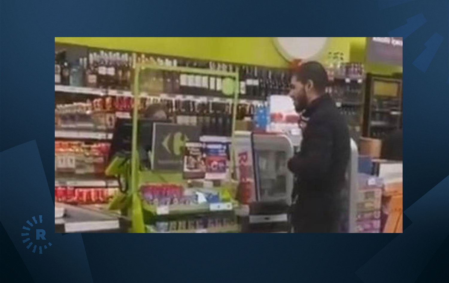 Kadın kasiyere ‘başın açık’ diyen Faslı sınır dışı edilecek