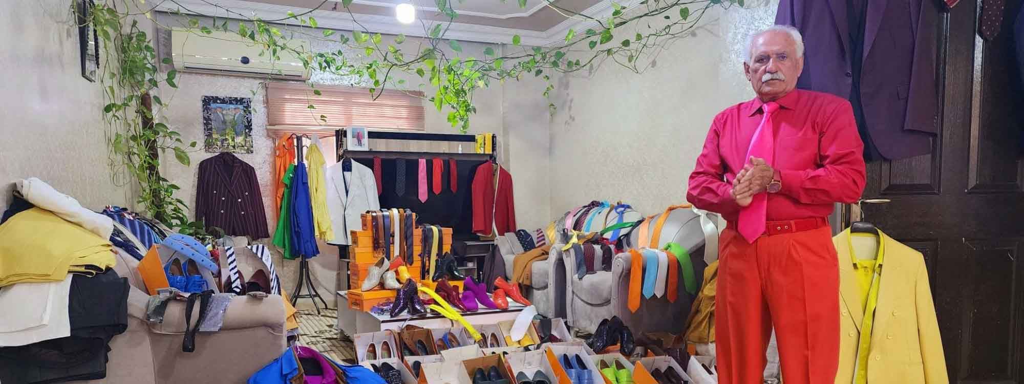 WÊNE – Li Cizîrê Azîz Serîm ê 75 salî bi cil û bergên xwe yên rengîn bala xelkê dikşîne