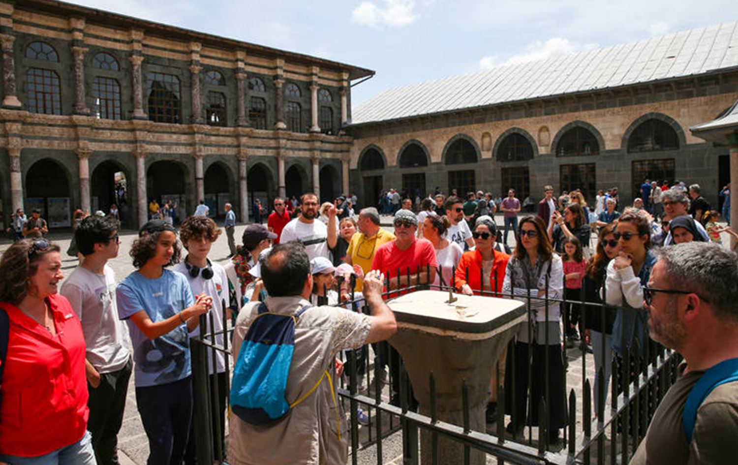 Di 11 mehên îsal de zêdeyî 42 milyon geştiyaran serdana Bakurê Kurdistan û Tirkiyê kirine