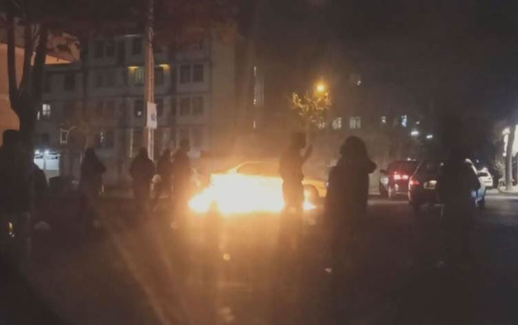 لە کامێران ئەو کەسانەی لایەنە ئەمنییەکان بە چالاکیان دەزانن دەیانڕفێنن و تاوەکو مردن لێیان دەدەن