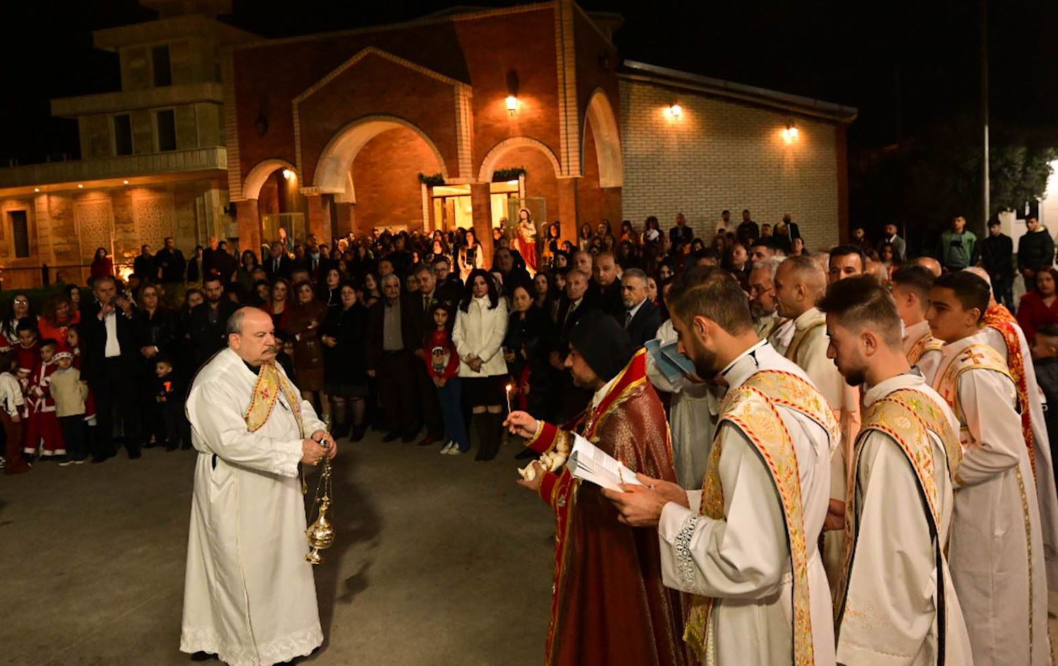 لە زۆربەی شار و شارۆچکەکانی هەرێمی کوردستان رێوڕەسمی جەژنی کریسمس بەڕێوەدەچێت