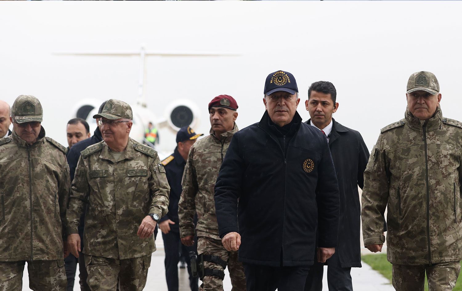 Hulusi Akar ve TSK komutası Suriye sınırında