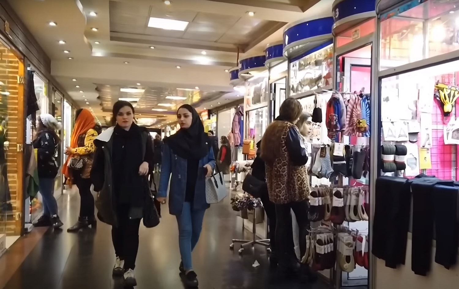 Dozgerê Giştî yê Îranê: Hicab fermana xwedê ye û bêhicabî tawan e