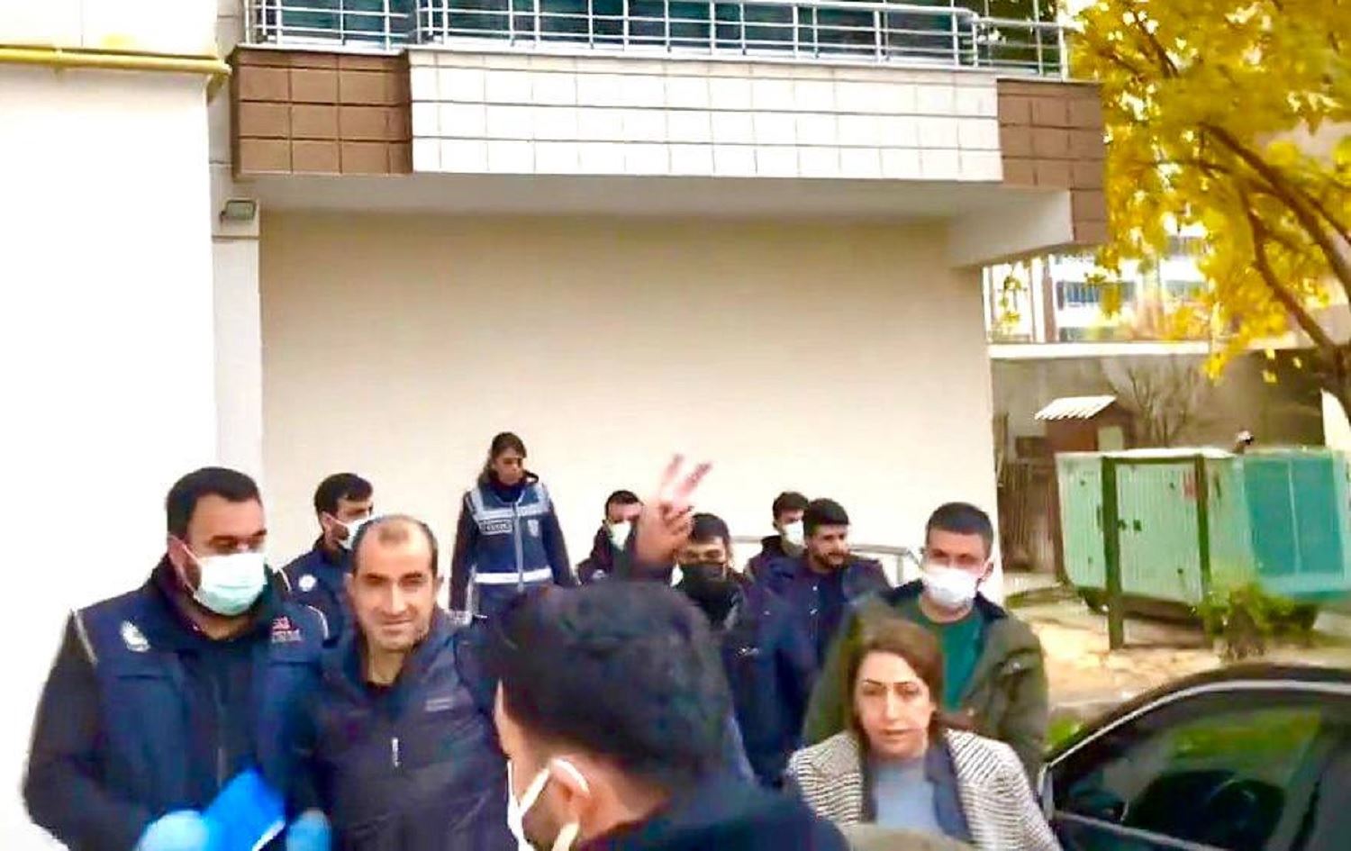 15 siyasetmedarên DBPê bo dadgehê hatin veguhastin