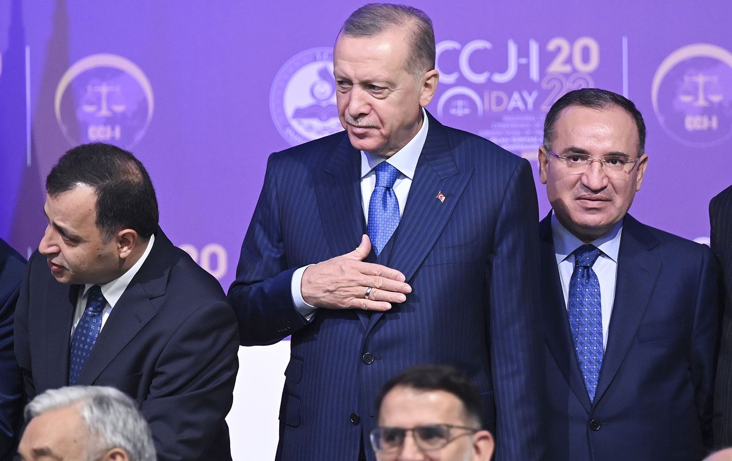 AYM cumhurbaşkanına verilen bütçe fazlasını dağıtma yetkisini iptal etti