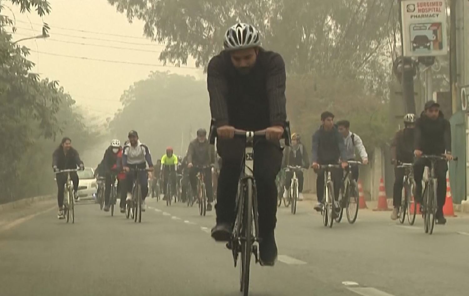 پاکستان.. پیسبوونی کەشوهەوا مەترسیی لەسەر تەندروستیی خەڵک داناوە