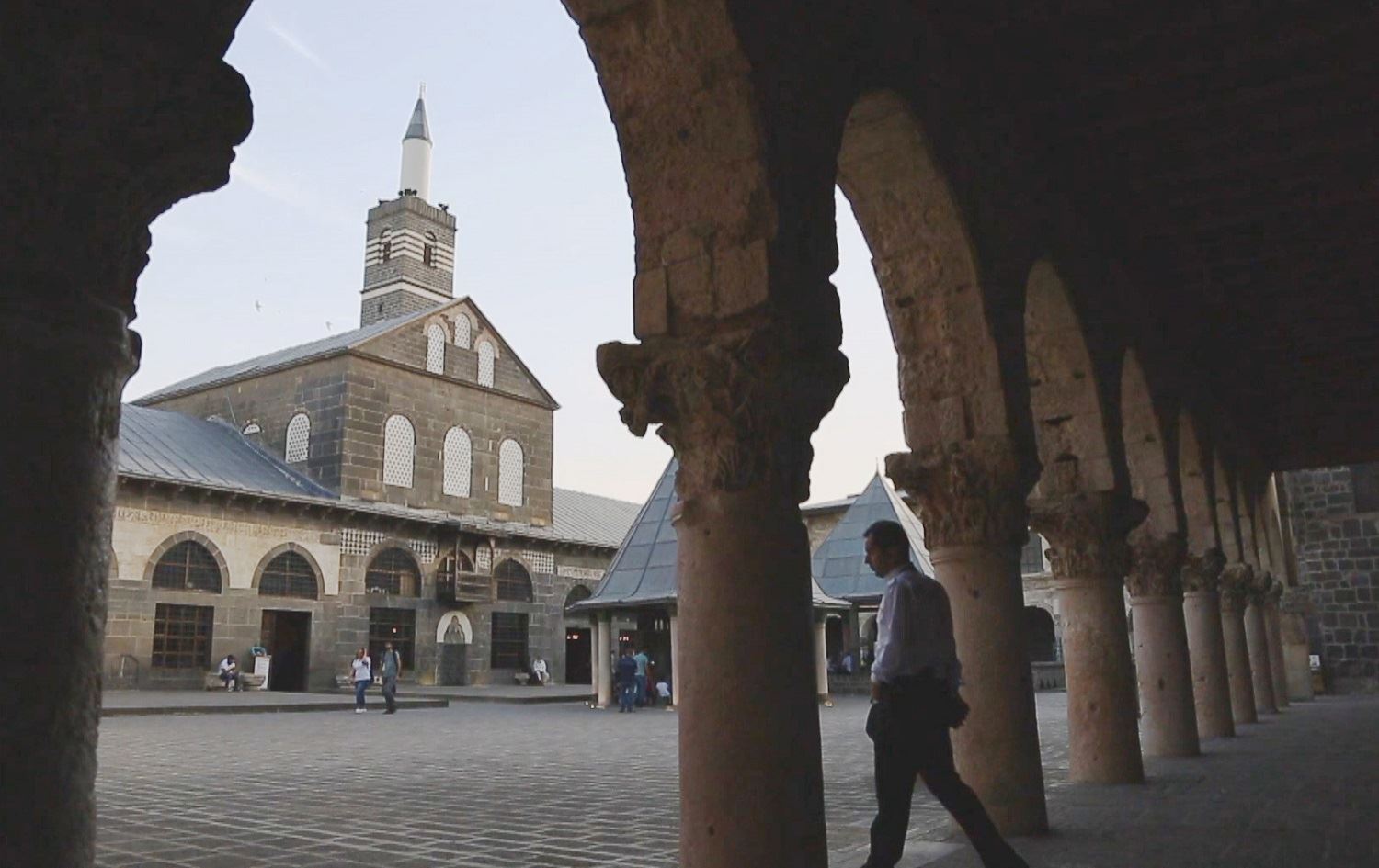 Amed weke ‘Bajarê Şaristaniyan’ hat tomarkirin