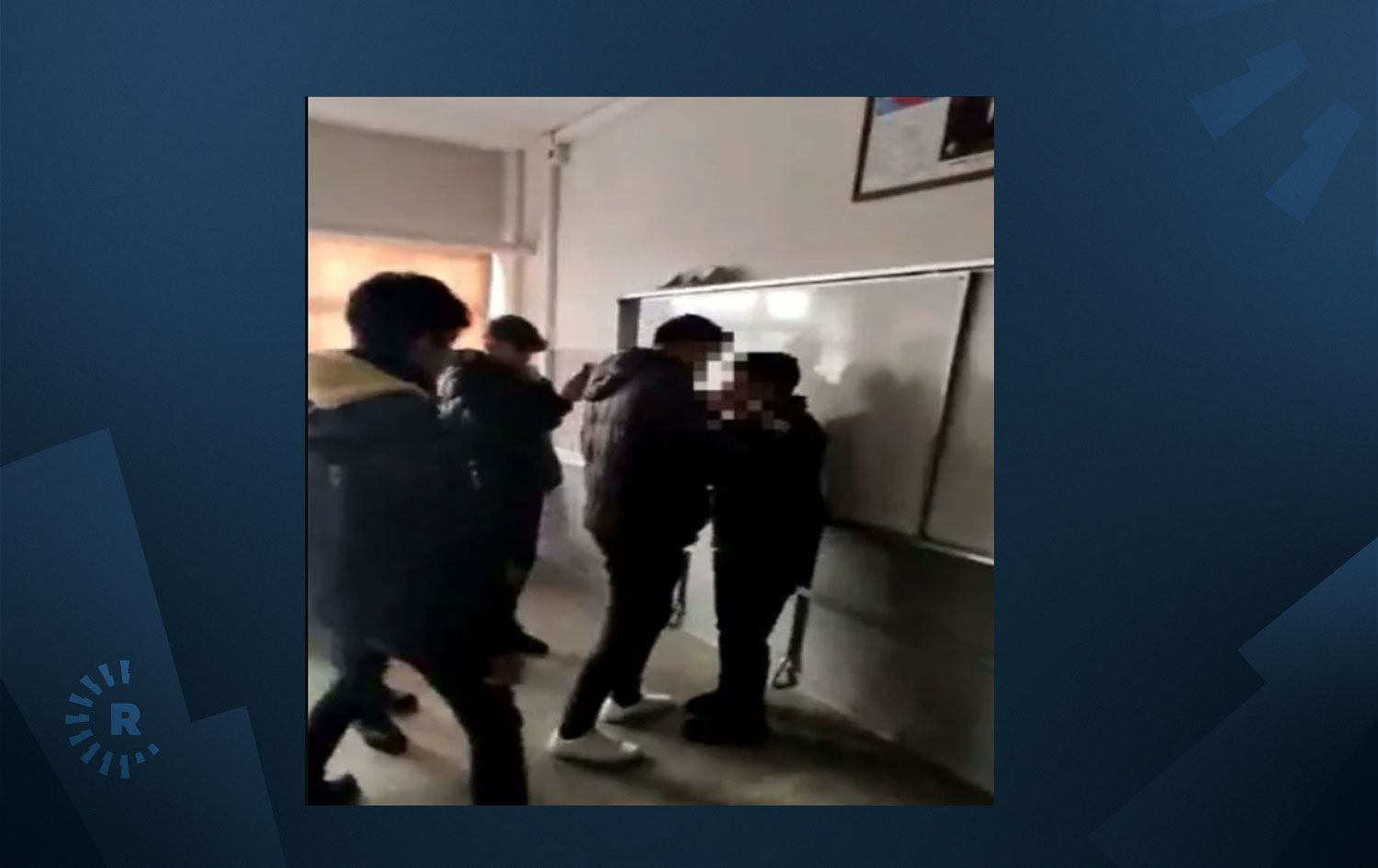 VİDEO - Lisede engelli öğrenciyi dövüp zorla oyun oynattılar