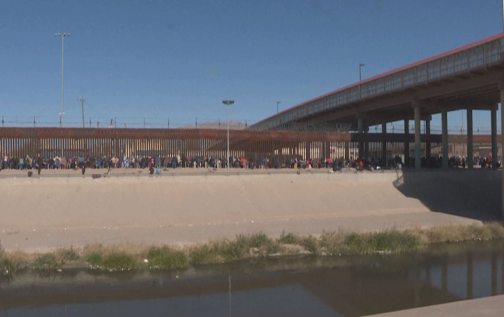 دادگەی ئەمریکا بڕیارێکی سەردەمی ئیدارەی ترەمپ لەبارەی پەنابەران درێژدەکاتەوە