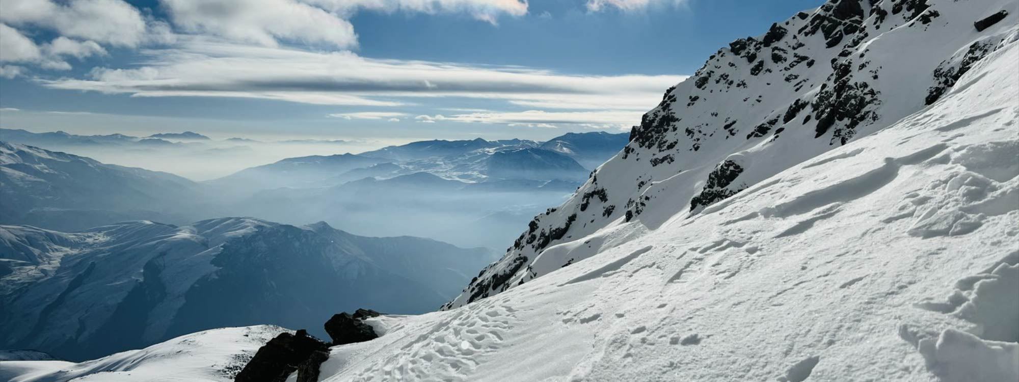 گەشتێکی "مەترسیدار"ـی گرووپێك شاخەوان بۆ لووتکەی چیای هەڵگورد