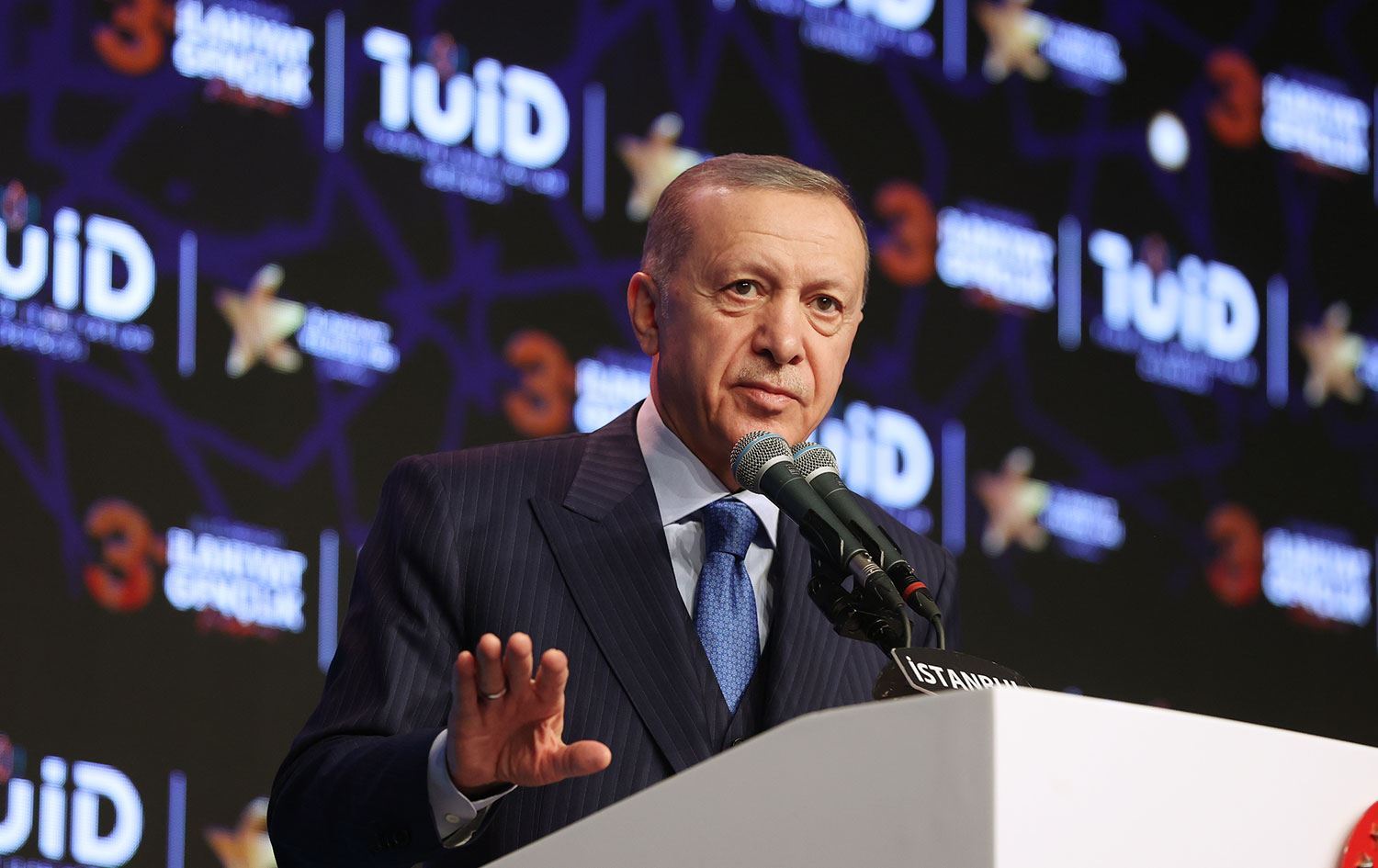 ئەردۆغان: پرۆژەیاسای ئازادیی مافی سەرپۆش لە پەرلەمان پەسند نەکرێت دەیخەینە بەردەم گەل