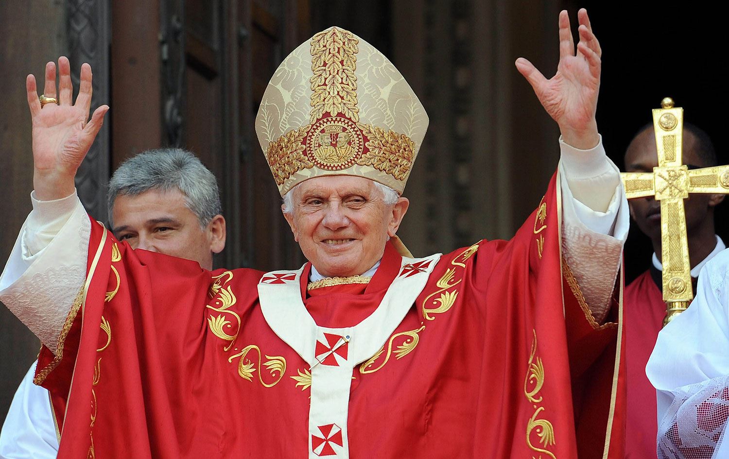 Eski Papa 16. Benediktus hayatını kaybetti