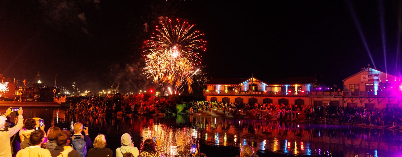 نیوزلەندا وەکو یەکەم وڵات پێشوازی لە ساڵی نوێ دەکات