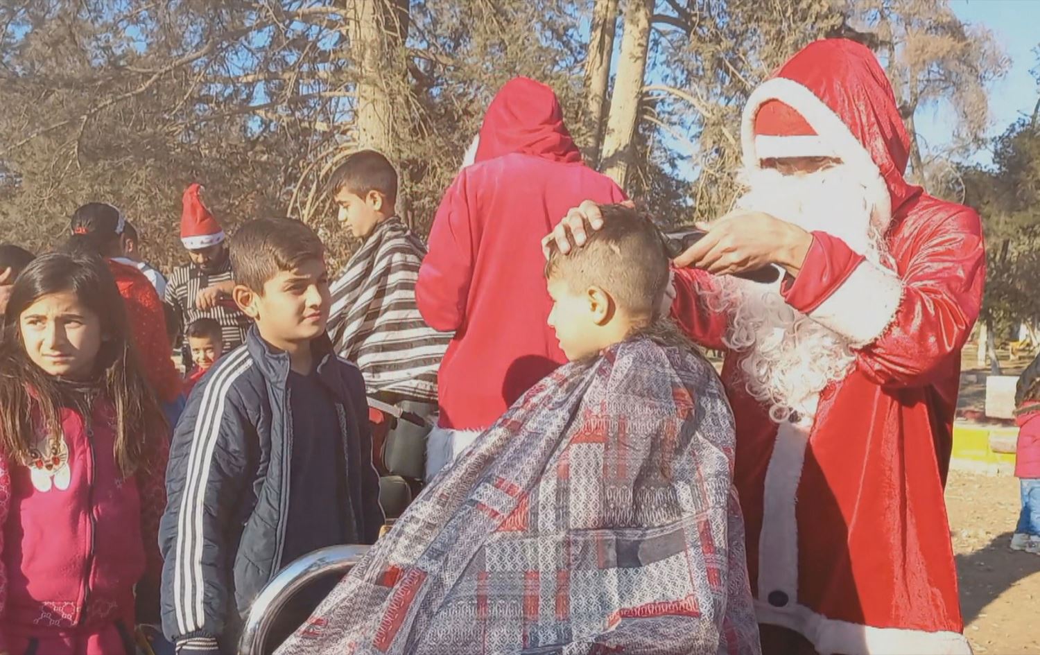 Li Qamişlo 4 berberên xwebexş porê zarokan çêkirin