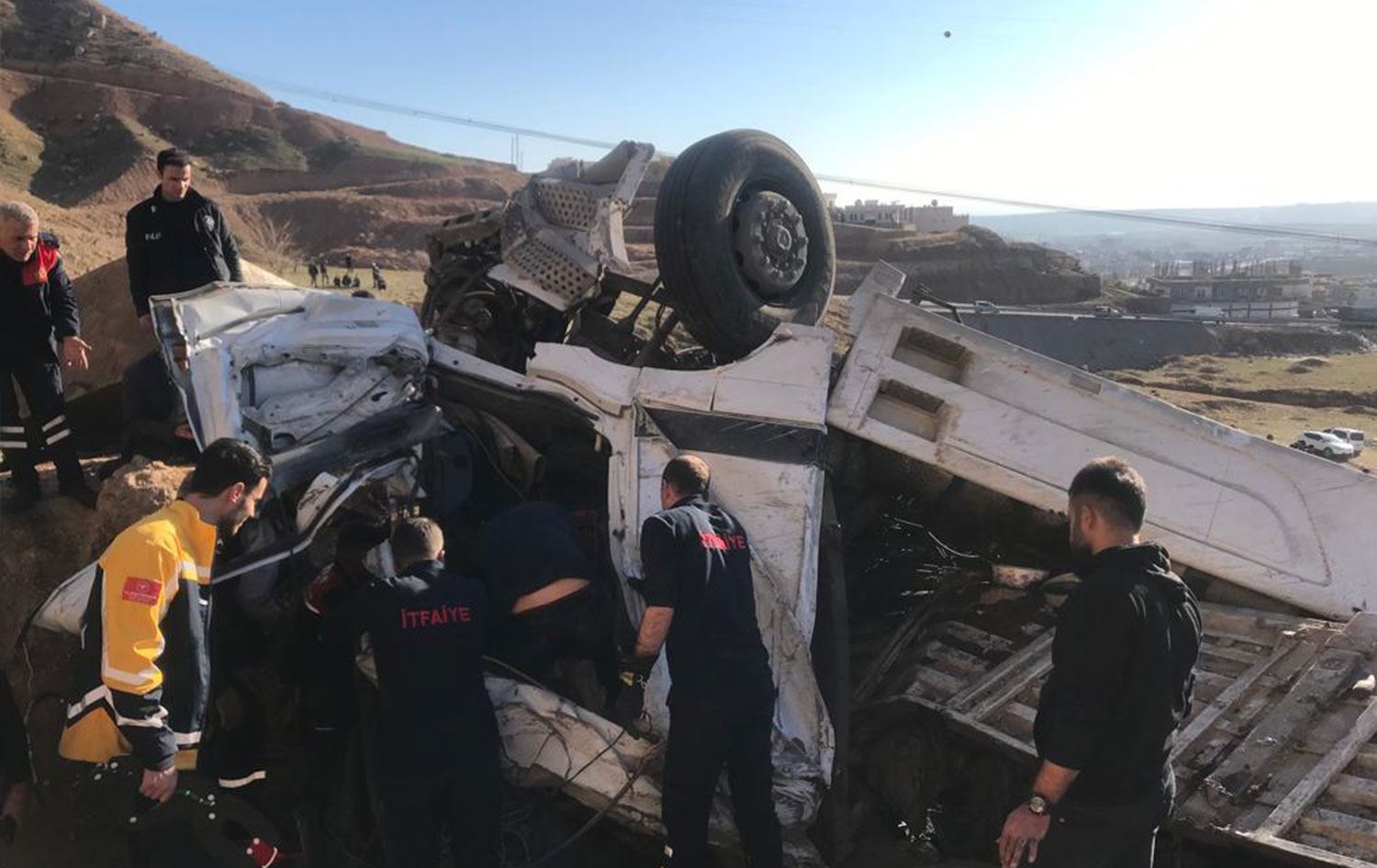Şırnak-Cizre’de kömür yüklü TIR devrildi: 1 ölü