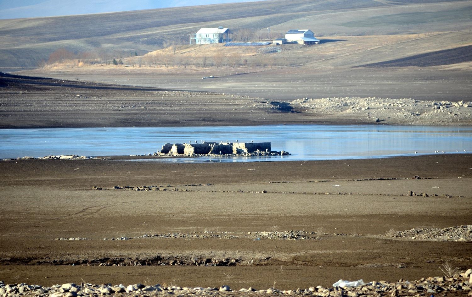 Li Mûşê bi daketina ava bendavê gundê berê derket holê