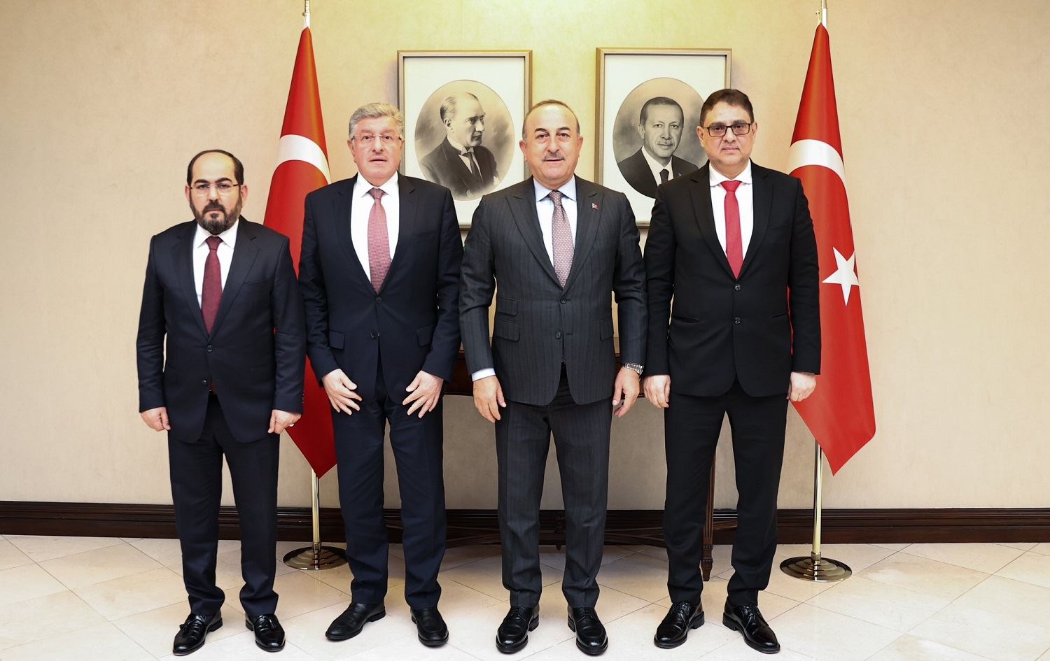 Çavuşoglu li Enqerê ligel serokên opozîsyona Sûriyê civiya