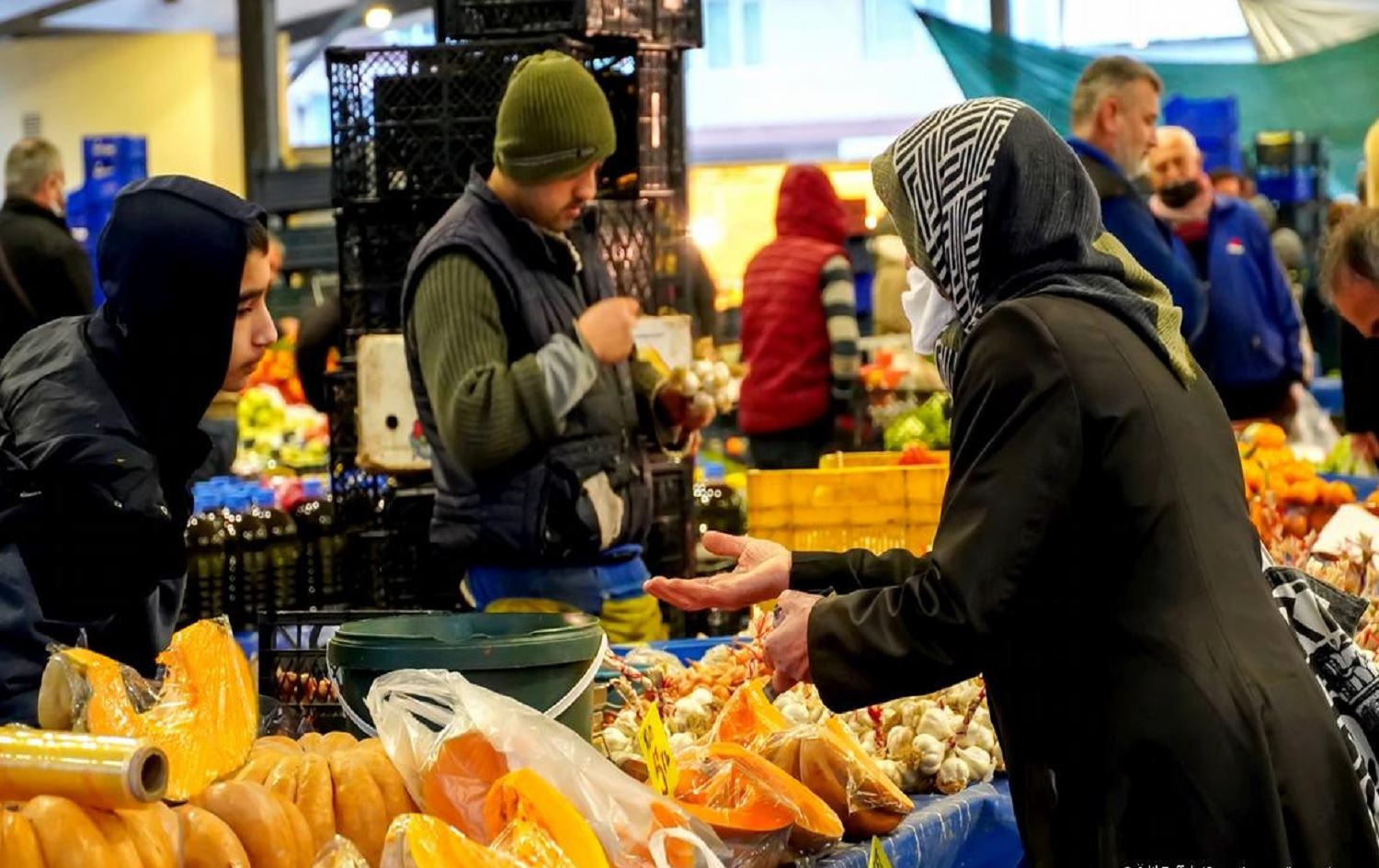 Partiyên Opozîsyona Tirkiyê: AKP di rêjeya enflasyon û zêdekirina mûçe de xelkê dixapîne