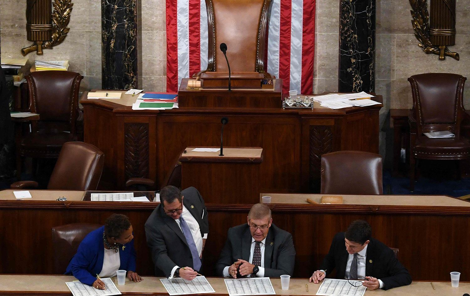 Piştî şeş geran jî Kongreya Amerîkayê nikarî serokekî hilbijêre