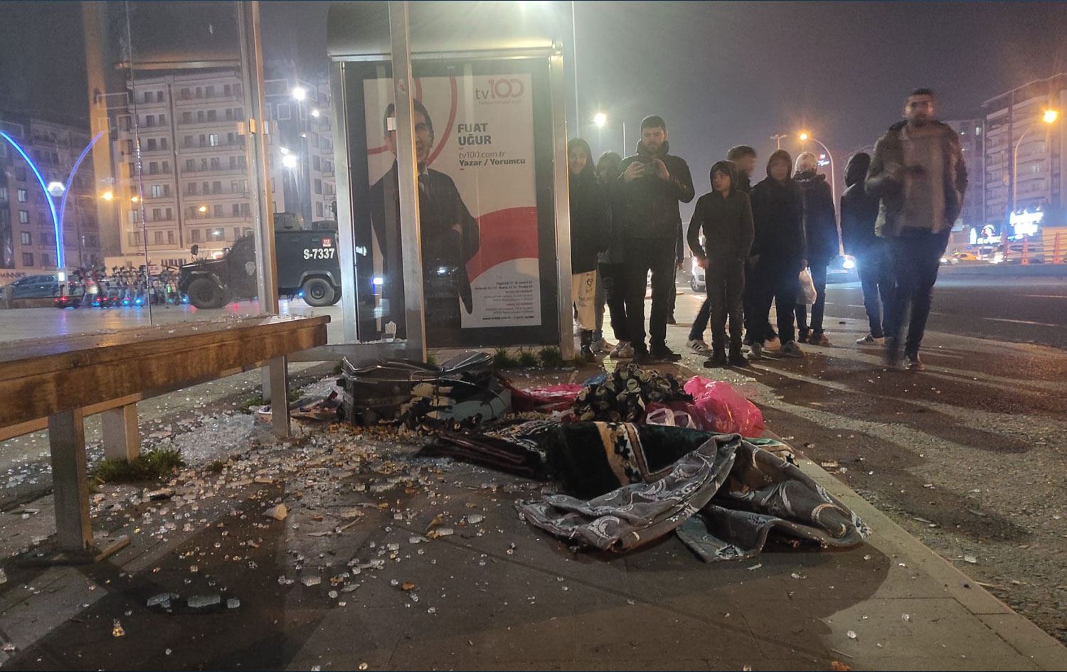 DİYARBAKIR- Fünye ile patlatılan çantadan kıyafet çıktı