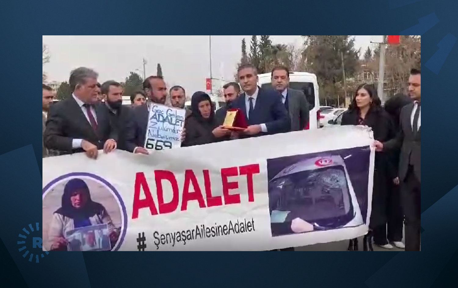 İki barodan Şenyaşar ailesine Adalet Plaketi