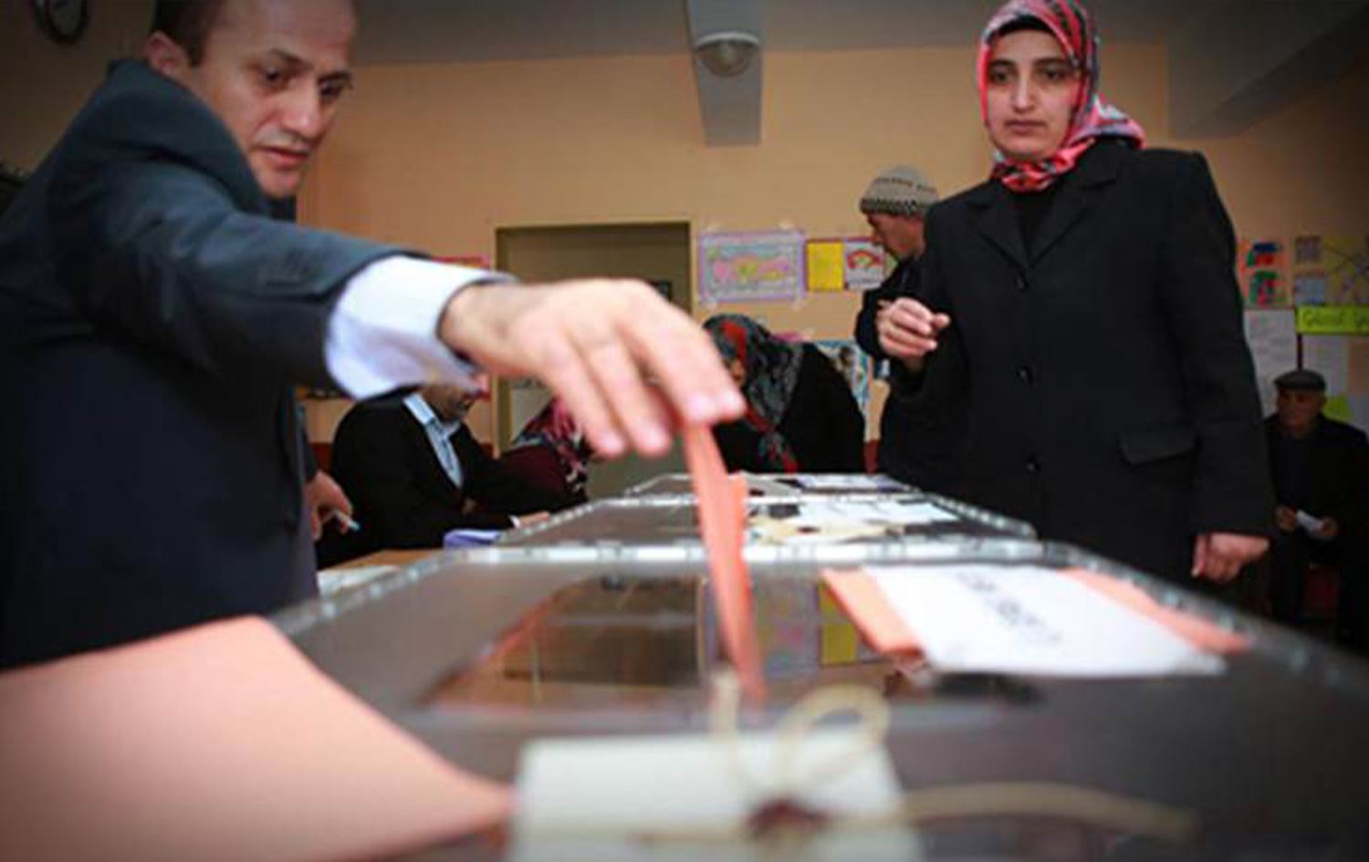 راپرسییەک: هاوپەیمانیی میلـلەت لە هاوپەیمانیی جمهوور دەنگدەری زیاتری هەیە