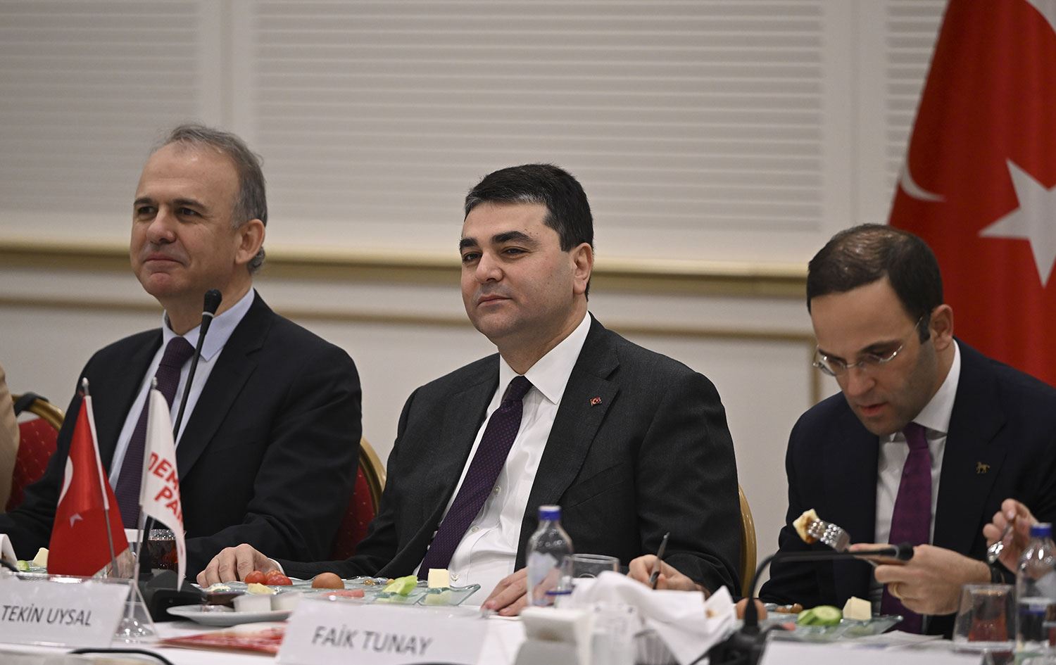 Altılı Masa’da yer alan Gültekin Uysal: Seçim 30 Nisan veya 14 Mayıs arasına çekilecek