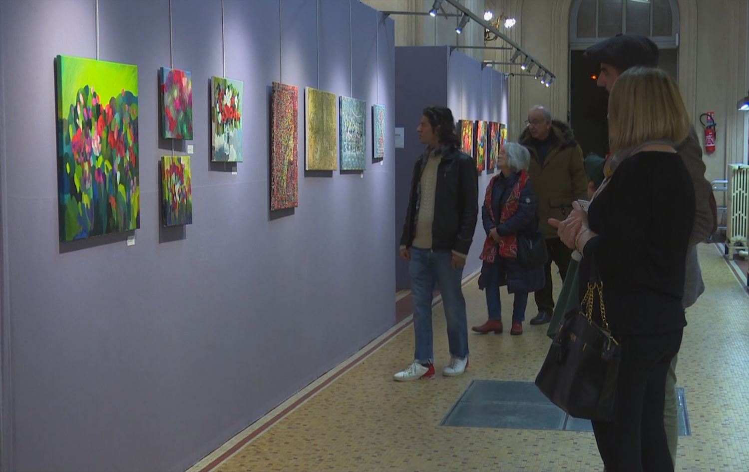 Berhemên 19 nîgarkêş û peykersazên Kurd li Şaredariya Parîsê têne nîşandan