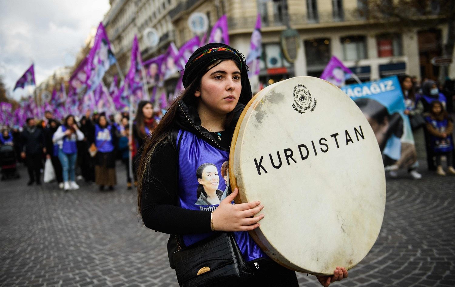 Li Parîsê ji bo 3 jinên Kurd ên 10 sal berê hatin kuştin xwepêşandan hat kirin